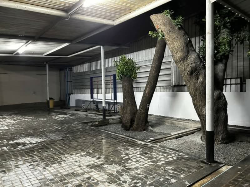 ให้เช่าอาคารพาณิชย์ 4ชั้น ย่านถนนกิ่งแก้ว บางนา เหมาะทำโชว์รูม สำนักงาน ที่จอดรถมีหลายคัน, Samut Prakan, Rachathewa, Bang Plee, Samut Prakan, , 860 sqm, Shophouse For Rent, by Narong Chutianankasem, 500160654 - DDproperty.com