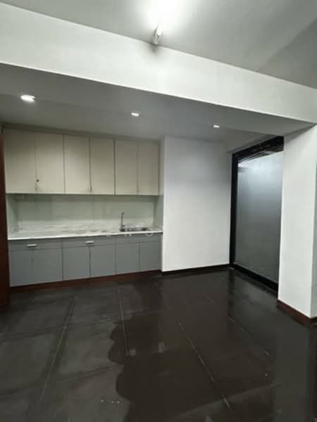 ให้เช่าอาคารพาณิชย์ 4ชั้น ย่านถนนกิ่งแก้ว บางนา เหมาะทำโชว์รูม สำนักงาน ที่จอดรถมีหลายคัน, Samut Prakan, Rachathewa, Bang Plee, Samut Prakan, , 860 sqm, Shophouse For Rent, by Narong Chutianankasem, 500160654 - DDproperty.com