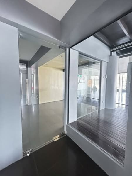 ให้เช่าอาคารพาณิชย์ 4ชั้น ย่านถนนกิ่งแก้ว บางนา เหมาะทำโชว์รูม สำนักงาน ที่จอดรถมีหลายคัน, สมุทรปราการ, ราชาเทวะ, บางพลี, สมุทรปราการ, 860 ตร.ม., ตึกแถว-อาคารพาณิชย์ ให้เช่า, โดย Seng .PL, 500160654 - DDproperty.com