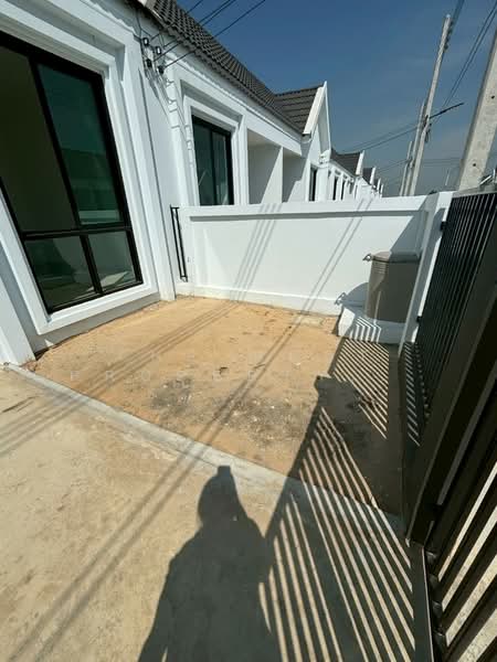 ทาวน์เฮ้าส์บางน้ำเปรี้ยว ฉะเชิงเทรา, Chachoengsao, Bang Nam Prieo, Bang Nam Prieo, Chachoengsao, 2 Bedrooms, 100 sqm, Townhouse For Sale, by The Best Property แก้ว, 500160702 - DDproperty.com