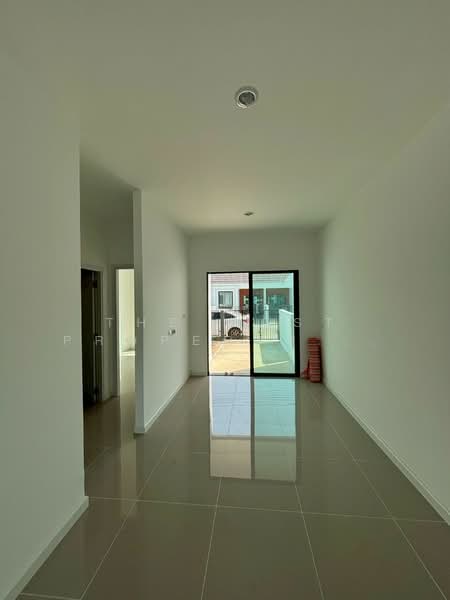 ทาวน์เฮ้าส์บางน้ำเปรี้ยว ฉะเชิงเทรา, Chachoengsao, Bang Nam Prieo, Bang Nam Prieo, Chachoengsao, 2 Bedrooms, 100 sqm, Townhouse For Sale, by The Best Property แก้ว, 500160702 - DDproperty.com