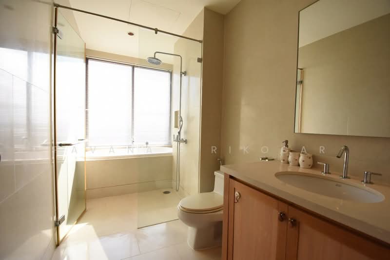 The Emporio Place, Bangkok, 93 Soi Sukhumvit 24, Sukhumvit Road, Khong Tan, Khlong Toei, Bangkok, 1 Bedroom, 65 sqm, Condo For Rent, by Pavana Sirikogar, 500160711 - DDproperty.com