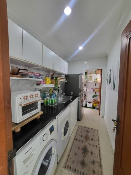 Sathorn Gardens, Bangkok, 39 South Sathorn Road, Thung Maha Mek, Sathon, Bangkok, 3 Bedrooms, 230 sqm, Condo For Sale, by Orapa Sumetheesirisakul, 500160764 - DDproperty.com