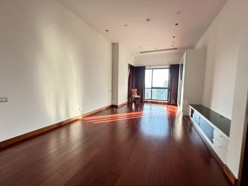 Le Raffine Sukhumvit 39, Bangkok, Soi Sukhumvit 39, Khlong Tan Nua, Watthana, Bangkok, 3 Bedrooms, 405 sqm, Condo For Rent, by Phatcharanan Kittiananchat, 500160771 - DDproperty.com