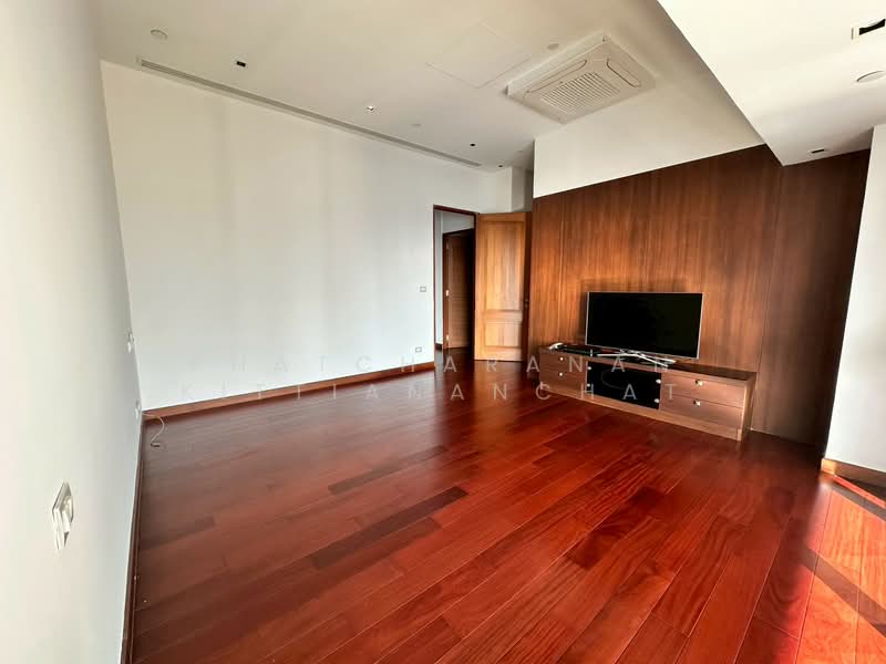 Le Raffine Sukhumvit 39, Bangkok, Soi Sukhumvit 39, Khlong Tan Nua, Watthana, Bangkok, 3 Bedrooms, 405 sqm, Condo For Rent, by Phatcharanan Kittiananchat, 500160771 - DDproperty.com