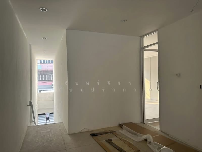 Space for Rent Ekkamai Main Road Ideal for Cafe, Studio, Beauty Clinic, กรุงเทพ, คลองตันเหนือ, วัฒนา, กรุงเทพ, 60 ตร.ม., พื้นที่ขายของ ให้เช่า, โดย จันทร์จิรา เกษมปราการ, 500160804 - DDproperty.com
