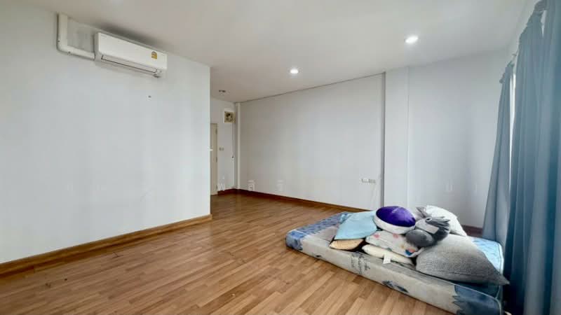 Baan Klang Muang Luzern Sukhumvit : บ้านกลางเมือง ลูเซิร์น สุขุมวิท (อ่อนนุช 46), กรุงเทพ, ถนนสุขุมวิท 77, สวนหลวง, สวนหลวง, กรุงเทพ, 172 ตร.ม., ทาวน์เฮ้าส์ ขาย, โดย คุณ พิมพ์สิริ (ทราย), 500160821 - DDproperty.com