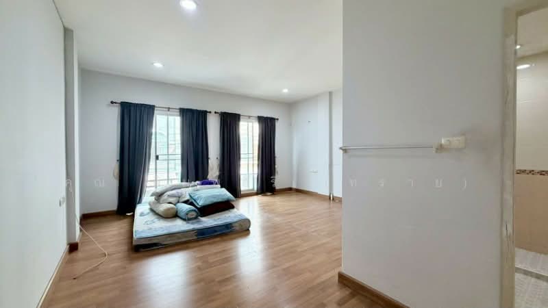 Baan Klang Muang Luzern Sukhumvit, Bangkok, Sukhumvit 77 Road, Suan Luang, Suan Luang, Bangkok, 4 Bedrooms, 172 sqm, Townhouse For Sale, by คุณ พิมพ์สิริ (ทราย), 500160821 - DDproperty.com