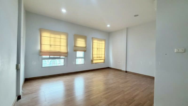 Baan Klang Muang Luzern Sukhumvit, Bangkok, Sukhumvit 77 Road, Suan Luang, Suan Luang, Bangkok, 4 Bedrooms, 172 sqm, Townhouse For Sale, by คุณ พิมพ์สิริ (ทราย), 500160821 - DDproperty.com