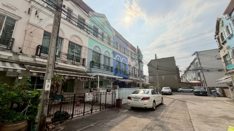 Baan Klang Muang Luzern Sukhumvit : บ้านกลางเมือง ลูเซิร์น สุขุมวิท (อ่อนนุช 46), กรุงเทพ, ถนนสุขุมวิท 77, สวนหลวง, สวนหลวง, กรุงเทพ, 172 ตร.ม., ทาวน์เฮ้าส์ ขาย, โดย คุณ พิมพ์สิริ (ทราย), 500160821 - DDproperty.com