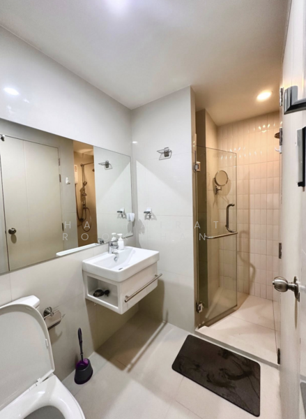 Life Asoke, Bangkok, Asoke-Dindang Road, Bang Kapi, Huai Khwang, Bangkok, 2 Bedrooms, 55 sqm, Condo For Rent, by Hathairat Rookphan , 500160863 - DDproperty.com