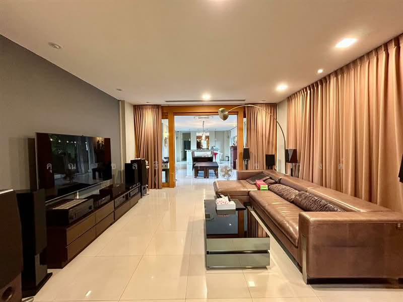 บ้านเดี่ยว 3 ชั้น 260 ตร.ว. บ้านเดี่ยว ซอยวิภาวดี-รังสิต60 แยก18-1-2, กรุงเทพ, ตลาดบางเขน, หลักสี่, กรุงเทพ, 1,100 ตร.ม., บ้านเดี่ยว ขาย, โดย คุณ ชลธิชา ไชยวงค์ (ไอซ์), 500160893 - DDproperty.com