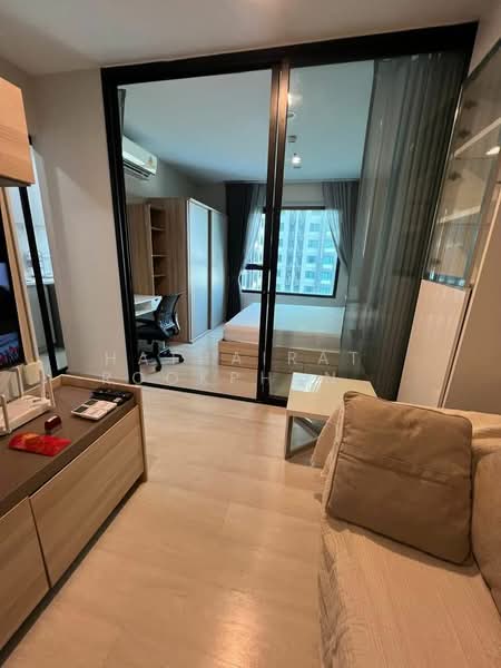 Life Asoke, Bangkok, Asoke-Dindang Road, Bang Kapi, Huai Khwang, Bangkok, 1 Bedroom, 30 sqm, Condo For Rent, by Hathairat Rookphan , 500160916 - DDproperty.com