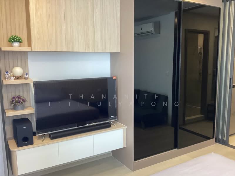 Life Phahon-Ladprao, Bangkok, 996 Phahonyothin Road, Jom Phon, Chatuchak, Bangkok, Studio, 29 sqm, Condo For Rent, by Thananith Ittitulyapong, 500161042 - DDproperty.com