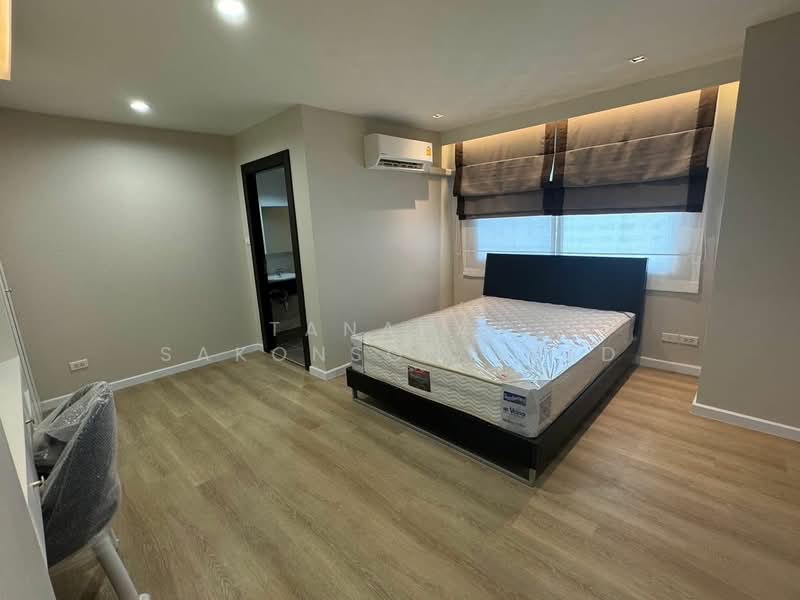 D.S. Tower 1 Sukhumvit 33, Bangkok, Soi Phrom Chit, Khlong Tan Nua, Watthana, Bangkok, 4 Bedrooms, 236 sqm, Condo For Rent, by Tanapat Sakonsontised, 500161074 - DDproperty.com