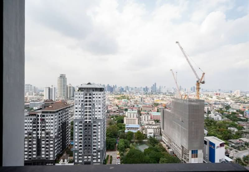 The Base Park East Sukhumvit 77, Bangkok, 99 Soi Pridi Banomyong 2, Phra Kanong Nua, Watthana, Bangkok, 2 Bedrooms, 50 sqm, Condo For Rent, by Pavana Sirikogar, 500161093 - DDproperty.com