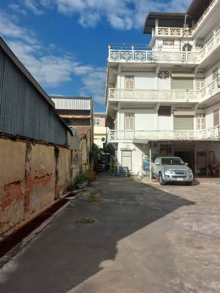 For Sale - ตึกสำนักงาน 4 ชั้น 111.5 ตร.ว. ใกล้ตลาดอินโดจีน ถนนสมุทรศักดารักษ์ เมืองมุกดาหาร, Mukdahan