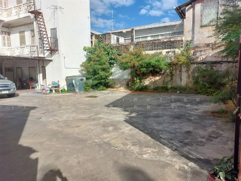 For Sale - ตึกสำนักงาน 4 ชั้น 111.5 ตร.ว. ใกล้ตลาดอินโดจีน ถนนสมุทรศักดารักษ์ เมืองมุกดาหาร, Mukdahan