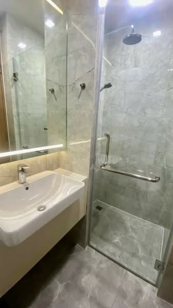 Noble Around Sukhumvit 33, Bangkok, 17 Soi Sukhumvit 33, Khlong Tan Nua, Watthana, Bangkok, 1 Bedroom, 30 sqm, Condo For Rent, by Settawut Leenavong, 500161151 - DDproperty.com