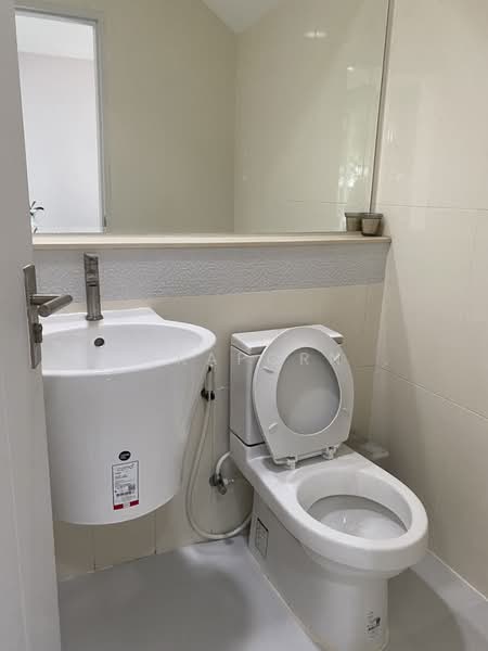 Baan Klang Muang Chokchai 4, Bangkok, Chokchai 4 Road, Lat Phrao, Lat Phrao, Bangkok, 3 Bedrooms, 149 sqm, Townhouse For Sale, by Pattharaporn Buamuang, 500161195 - DDproperty.com