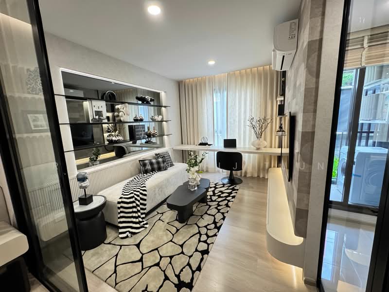 LIFE JJ Interchange Pet Pal, Bangkok, Samsen Nai, Phaya Thai, Bangkok, 1 Bedroom, 28 sqm, Condo For Sale, by Rungkan Wijitjun, 500161213 - DDproperty.com