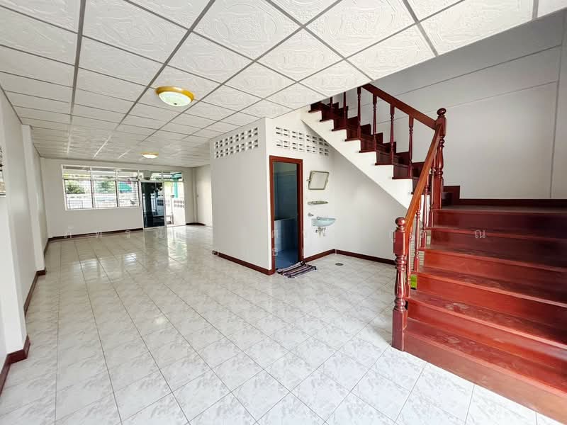 บ้านพนมแลนด์ ถนนเทศบาล ต.พนมสารคาม อ.พนมสารคาม จ.ฉะเชิงเทรา, Chachoengsao, เทศบาล ท่าเกวียน, Phanom Sarakham, Phanom Sarakham, Chachoengsao, 3 Bedrooms, 120 sqm, Townhouse For Sale, by ภัทรนัน อิศรางกูร ณ อยุธยา, 500161220 - DDproperty.com