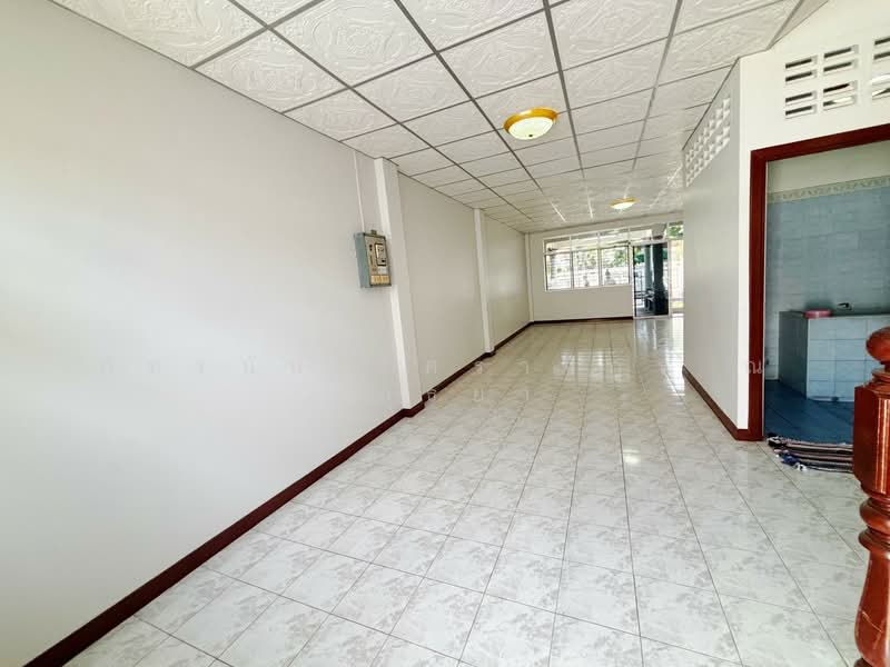 บ้านพนมแลนด์ ถนนเทศบาล ต.พนมสารคาม อ.พนมสารคาม จ.ฉะเชิงเทรา, Chachoengsao, เทศบาล ท่าเกวียน, Phanom Sarakham, Phanom Sarakham, Chachoengsao, 3 Bedrooms, 120 sqm, Townhouse For Sale, by ภัทรนัน อิศรางกูร ณ อยุธยา, 500161220 - DDproperty.com
