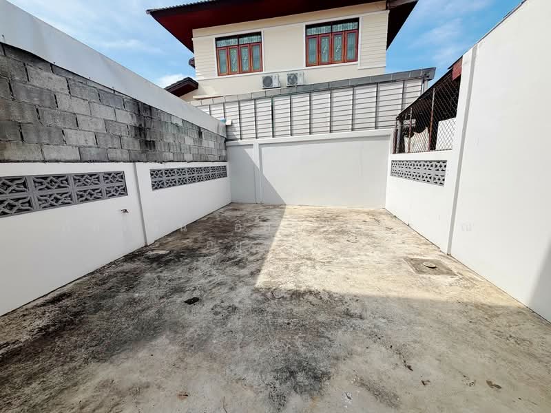 บ้านพนมแลนด์ ถนนเทศบาล ต.พนมสารคาม อ.พนมสารคาม จ.ฉะเชิงเทรา, Chachoengsao, เทศบาล ท่าเกวียน, Phanom Sarakham, Phanom Sarakham, Chachoengsao, 3 Bedrooms, 120 sqm, Townhouse For Sale, by ภัทรนัน อิศรางกูร ณ อยุธยา, 500161220 - DDproperty.com