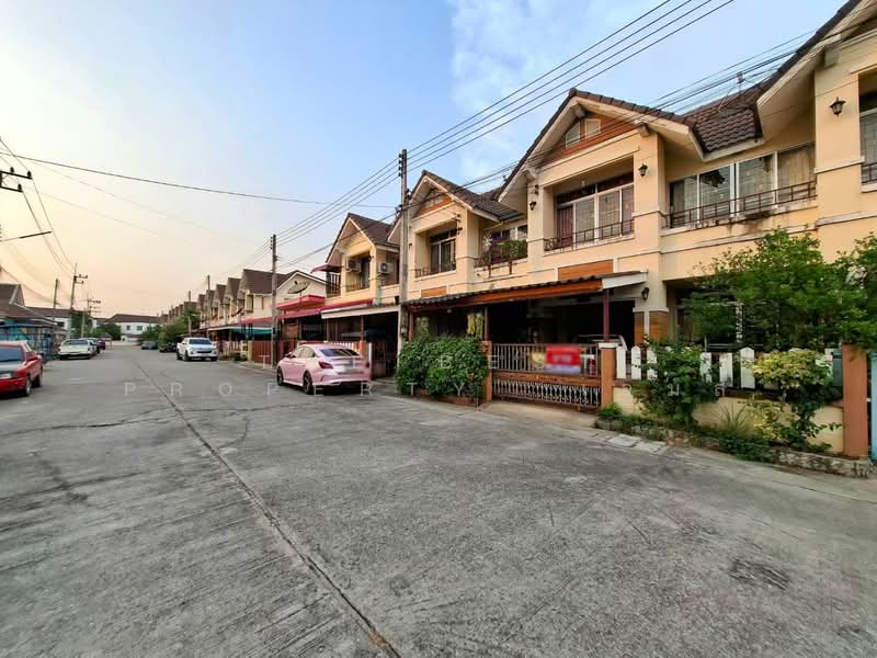 หมู่บ้านสินเจริญวิลล่า ชลบุรี, Chon Buri (Pattaya), Sanak Bok, Muang Chon Buri, Chon Buri (Pattaya), 3 Bedrooms, 120 sqm, Townhouse For Sale, by The Best Property  เจมส์, 500161250 - DDproperty.com