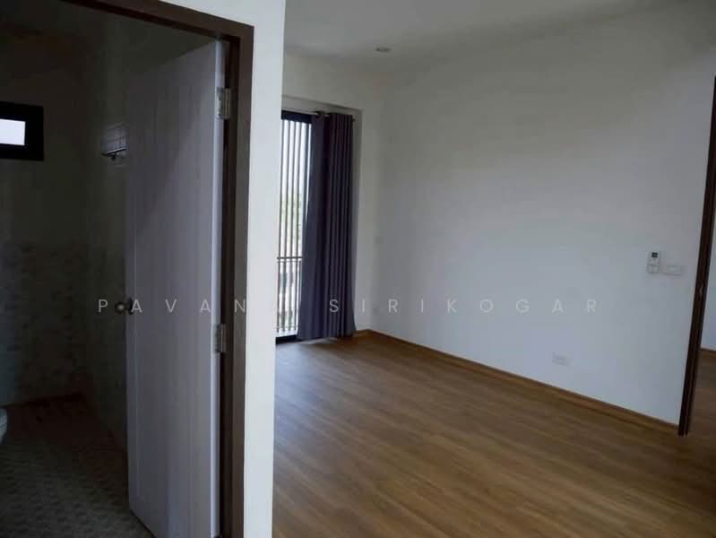 5-BR Townhouse, Bangkok, Chan Kasem, Chatuchak, Bangkok, 5 Bedrooms, 300 sqm, Townhouse For Rent, by Pavana Sirikogar, 500161280 - DDproperty.com