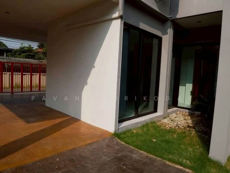 5-BR Townhouse, Bangkok, Chan Kasem, Chatuchak, Bangkok, 5 Bedrooms, 300 sqm, Townhouse For Rent, by Pavana Sirikogar, 500161280 - DDproperty.com