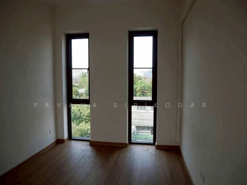 5-BR Townhouse, Bangkok, Chan Kasem, Chatuchak, Bangkok, 5 Bedrooms, 300 sqm, Townhouse For Rent, by Pavana Sirikogar, 500161280 - DDproperty.com