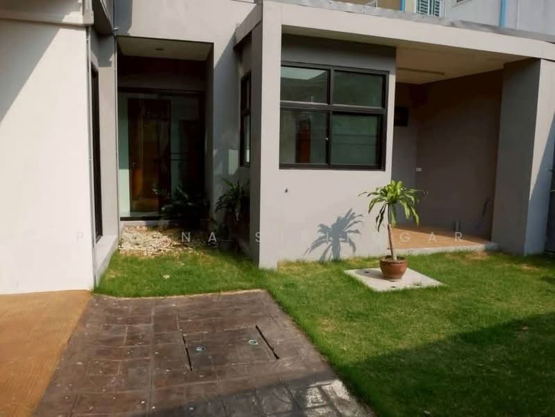 5-BR Townhouse, Bangkok, Chan Kasem, Chatuchak, Bangkok, 5 Bedrooms, 300 sqm, Townhouse For Rent, by Pavana Sirikogar, 500161280 - DDproperty.com