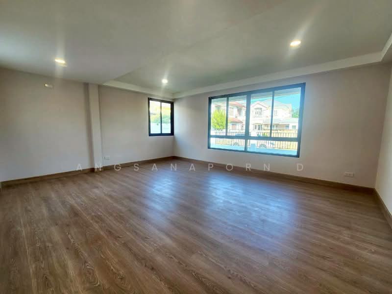 Chonlada Bangbuathong, Nonthaburi, Bang Kruai - Sai Noi Road, Bang Bua Thong, Bang Bua Thong, Nonthaburi, 4 Bedrooms, 337 sqm, Single Detached House For Sale, by Angsanaporn D, 500161307 - DDproperty.com