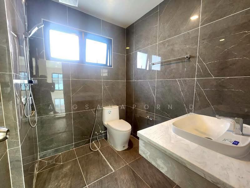 Chonlada Bangbuathong, Nonthaburi, Bang Kruai - Sai Noi Road, Bang Bua Thong, Bang Bua Thong, Nonthaburi, 4 Bedrooms, 337 sqm, Single Detached House For Sale, by Angsanaporn D, 500161307 - DDproperty.com