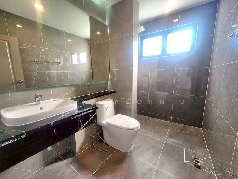 Chonlada Bangbuathong, Nonthaburi, Bang Kruai - Sai Noi Road, Bang Bua Thong, Bang Bua Thong, Nonthaburi, 4 Bedrooms, 337 sqm, Single Detached House For Sale, by Angsanaporn D, 500161307 - DDproperty.com