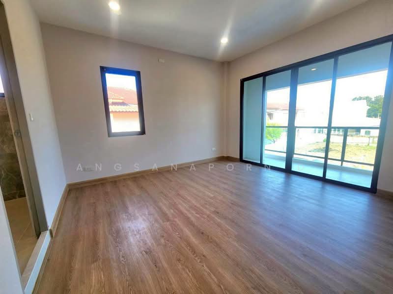 Chonlada Bangbuathong, Nonthaburi, Bang Kruai - Sai Noi Road, Bang Bua Thong, Bang Bua Thong, Nonthaburi, 4 Bedrooms, 337 sqm, Single Detached House For Sale, by Angsanaporn D, 500161307 - DDproperty.com