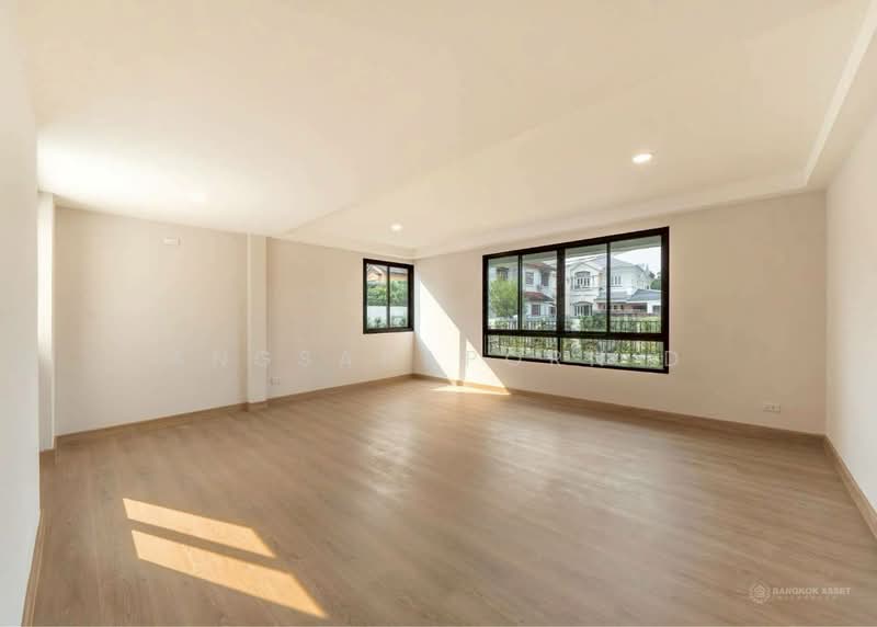 Chonlada Bangbuathong, Nonthaburi, Bang Kruai - Sai Noi Road, Bang Bua Thong, Bang Bua Thong, Nonthaburi, 4 Bedrooms, 337 sqm, Single Detached House For Sale, by Angsanaporn D, 500161307 - DDproperty.com