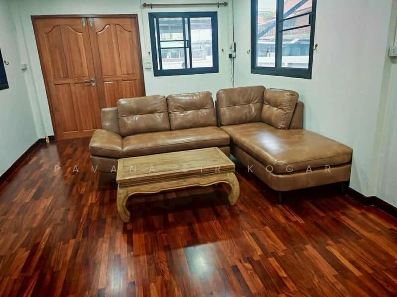 4-BR House, Bangkok, Lat Phrao, Lat Phrao, Bangkok, 4 Bedrooms, 250 sqm, Single Detached House For Rent, by Pavana Sirikogar, 500161373 - DDproperty.com