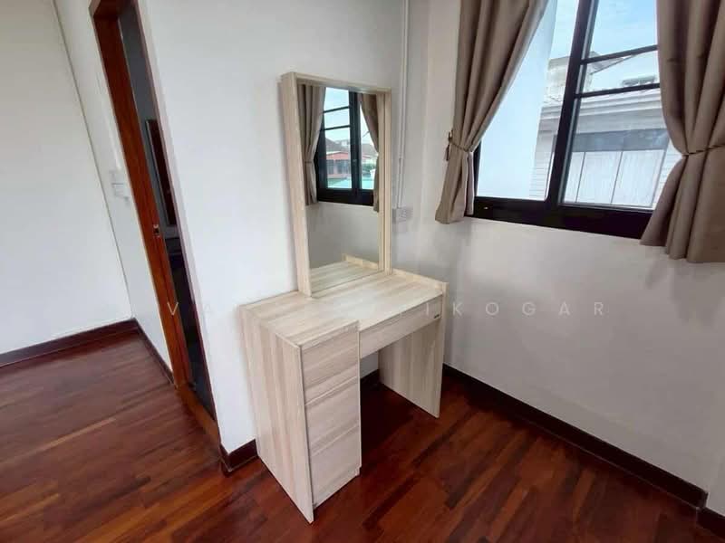 4-BR House, Bangkok, Lat Phrao, Lat Phrao, Bangkok, 4 Bedrooms, 250 sqm, Single Detached House For Rent, by Pavana Sirikogar, 500161373 - DDproperty.com