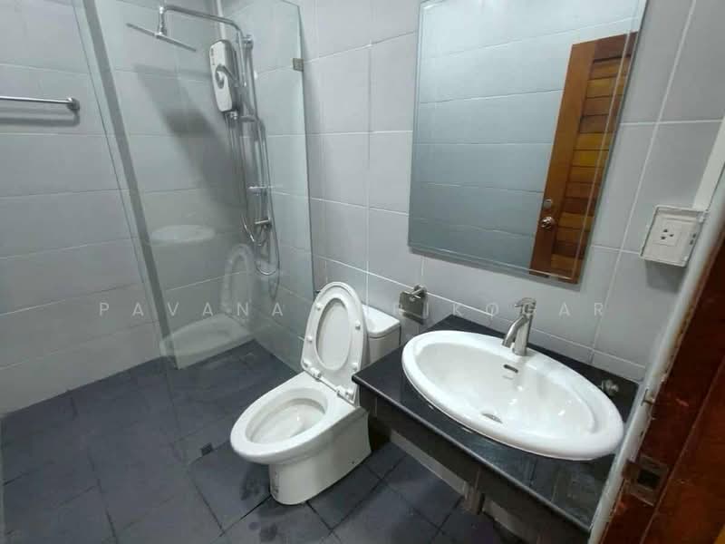 4-BR House, Bangkok, Lat Phrao, Lat Phrao, Bangkok, 4 Bedrooms, 250 sqm, Single Detached House For Rent, by Pavana Sirikogar, 500161373 - DDproperty.com