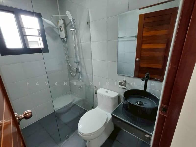 4-BR House, Bangkok, Lat Phrao, Lat Phrao, Bangkok, 4 Bedrooms, 250 sqm, Single Detached House For Rent, by Pavana Sirikogar, 500161373 - DDproperty.com