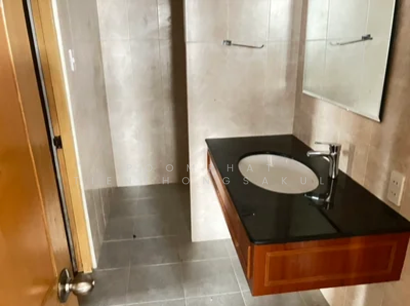 Acadamia Grand Tower, Bangkok, Soi Sukhumvit 43, Khlong Tan Nua, Watthana, Bangkok, 2 Bedrooms, 151 sqm, Condo For Sale, by Poomphat Tienthongsakul, 500161379 - DDproperty.com