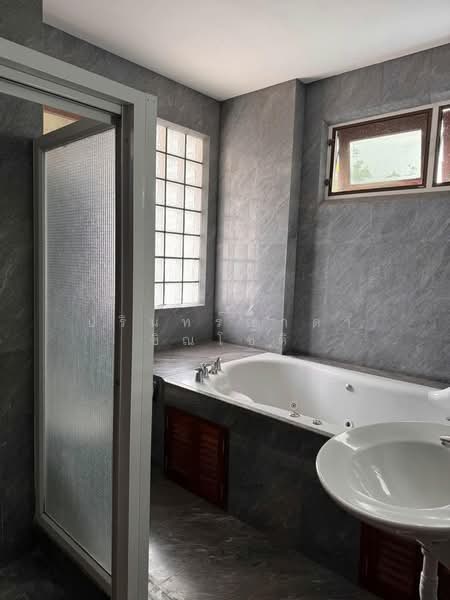 ให้เช่า บ้านเดี่ยว พื้นที่กว้างขวาง ใกล้ โรงเรียน บางกอก พัฒนา, กรุงเทพ, บางนาใต้, บางนา, กรุงเทพ, 350 ตร.ม., บ้านเดี่ยว ให้เช่า, โดย ปรินทร์ญาดา ชิณโชติ, 500161389 - DDproperty.com