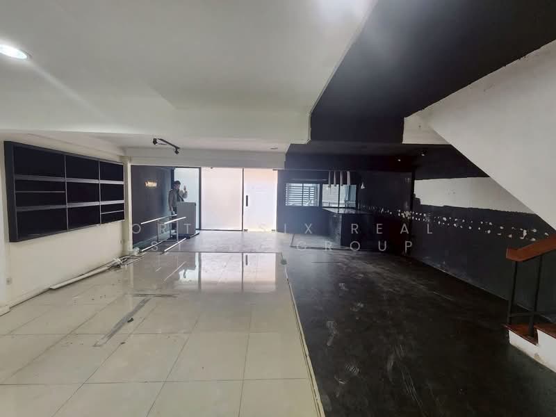 For Rent - ให้เช่า Home office 3 ชั้น โครงการอารี ทาวน์เฮาส์ สุขุมวิท 26, Bangkok