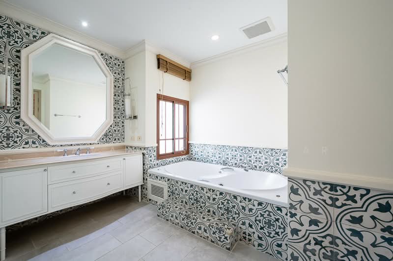 Baan Sansiri Sukhumvit 67, Bangkok, 32 Soi Sukhumvit 67, Phra Kanong Nua, Watthana, Bangkok, 4 Bedrooms, 394 sqm, Single Detached House For Rent, by Pavana Sirikogar, 500161455 - DDproperty.com