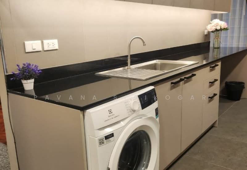 United Tower Thonglor, Bangkok, 333 Soi Thonglor 17, Khlong Tan Nua, Watthana, Bangkok, 3 Bedrooms, 210 sqm, Condo For Rent, by Pavana Sirikogar, 500161466 - DDproperty.com