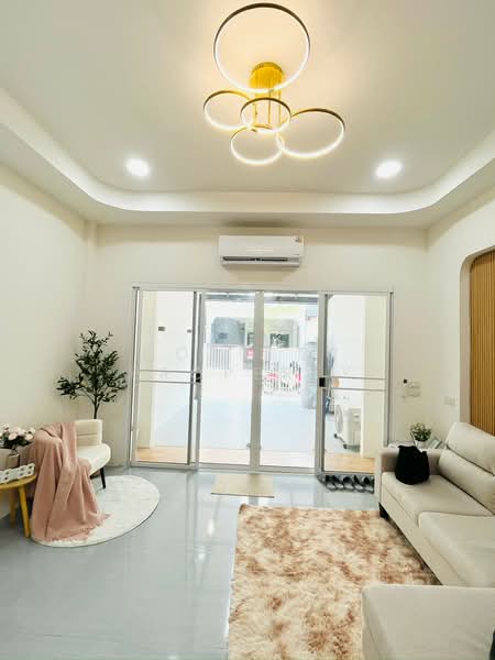 บ้านมินิมอล ราคาสบายกระเป๋า แจ้งวัฒนะ-ปากเกร็ด ทาวเฮ้าส์เพดานสูงโปร่ง, Nonthaburi, Pak Kret, Pak Kret, Nonthaburi, 2 Bedrooms, 16 sqm, Townhouse For Sale, by Correct Property, 500161472 - DDproperty.com