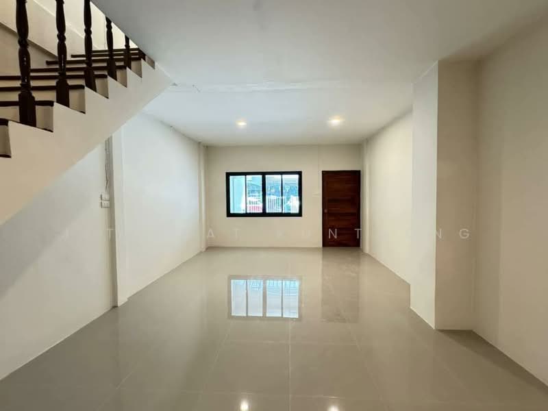 หมู่บ้านณัฐกานต์3-5, กรุงเทพ, คลองถนน, สายไหม, กรุงเทพ, 108 ตร.ม., ทาวน์เฮ้าส์ ขาย, โดย Jittarat Kunthong, 500161481 - DDproperty.com