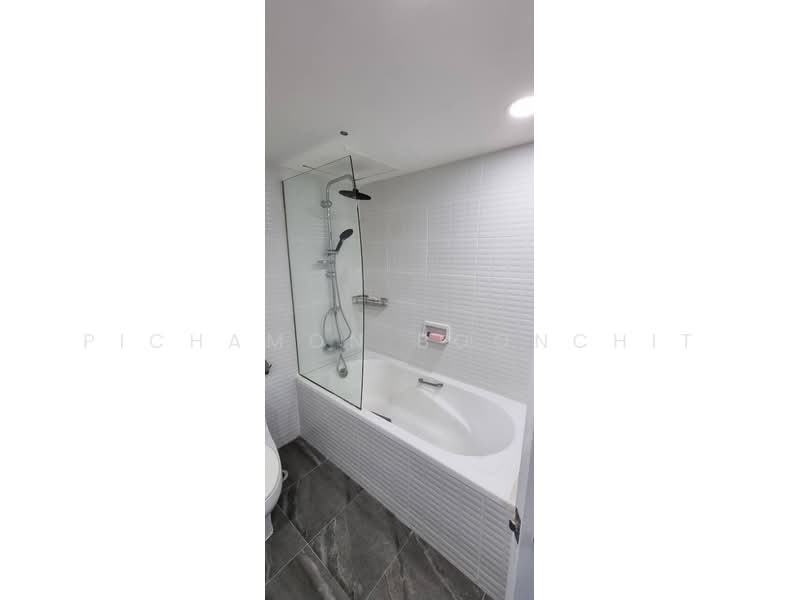 Omni Tower Sukhumvit Nana, Bangkok, 69 Sukhumvit 4 Alley, Khlong Toei, Khlong Toei, Bangkok, 1 Bedroom, 67 sqm, Condo For Sale, by Pichamon Boonchit, 500161578 - DDproperty.com